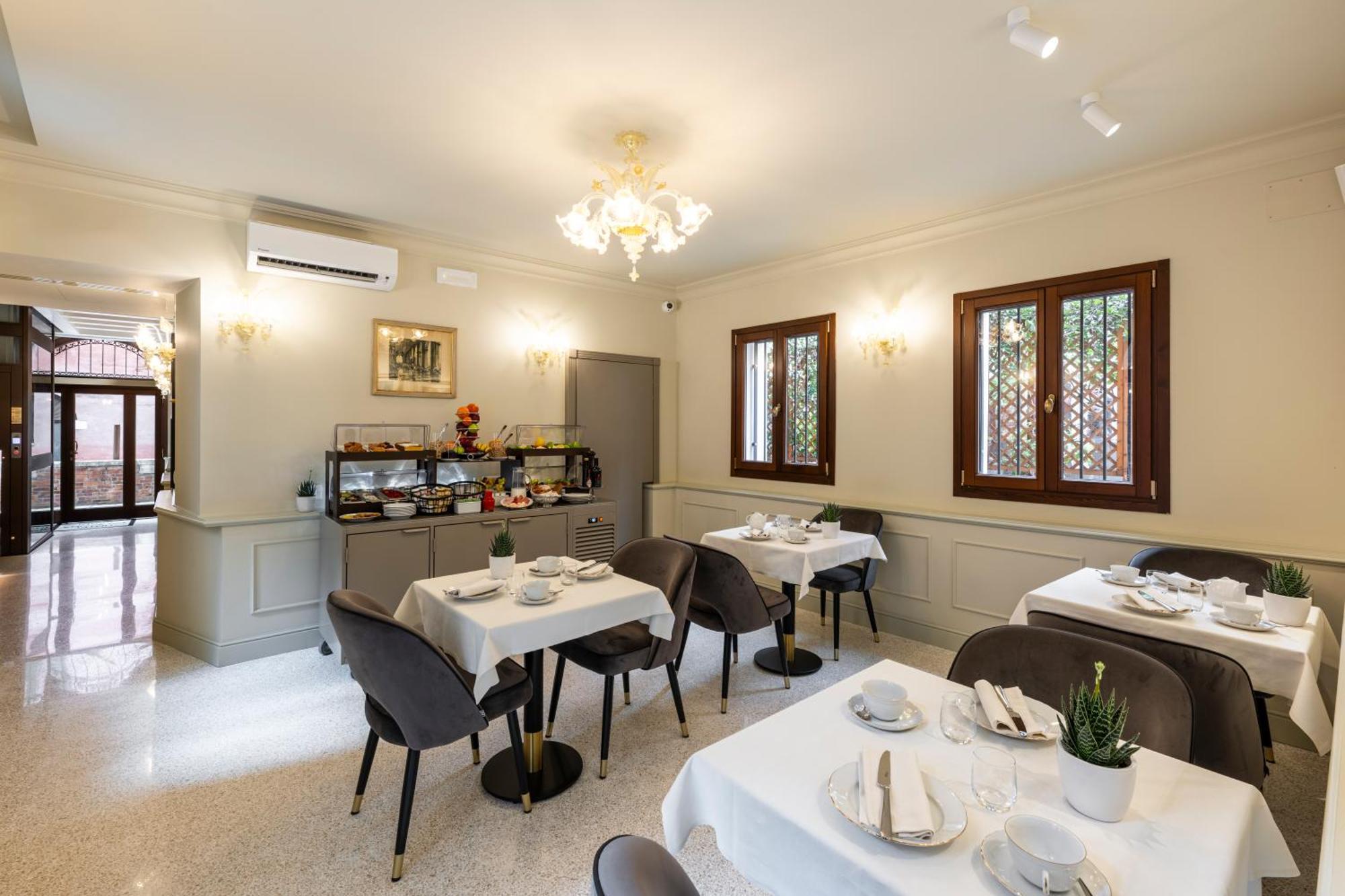 Hotel Palazzina Sardi Венеция Экстерьер фото
